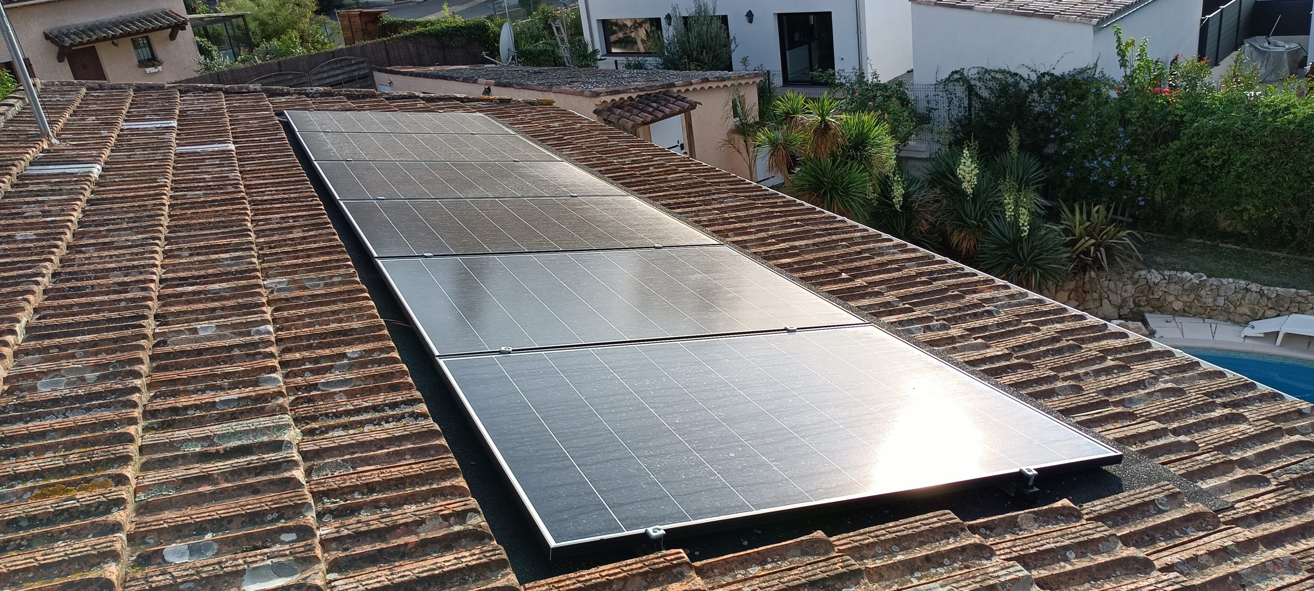 Lire la suite à propos de l’article Panneaux Photovoltaïques Intégrés Au Bâti (IAB)